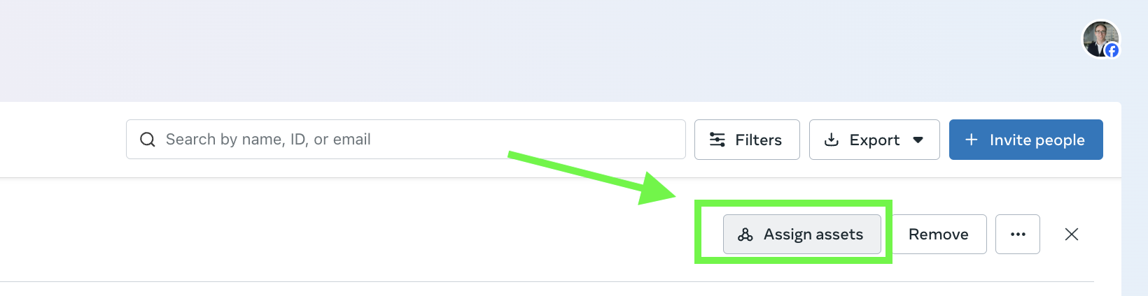 Interface highlighting 'Assign assets' button in toolbar.